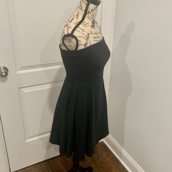 Express Dress (Medium) - Picture 2 of 6